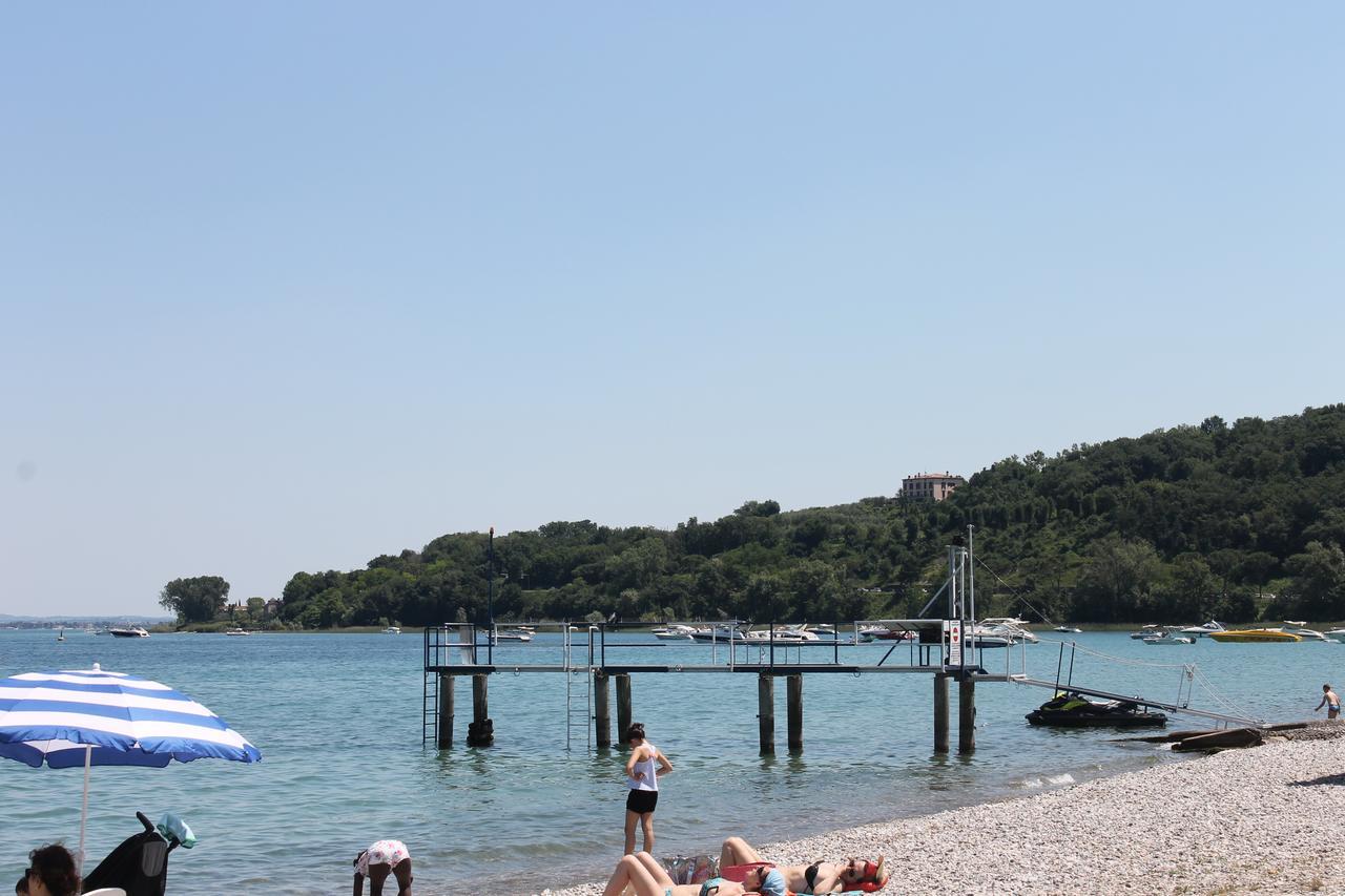 Lake Garda Beach Hostel Padenghe sul Garda Exterior foto