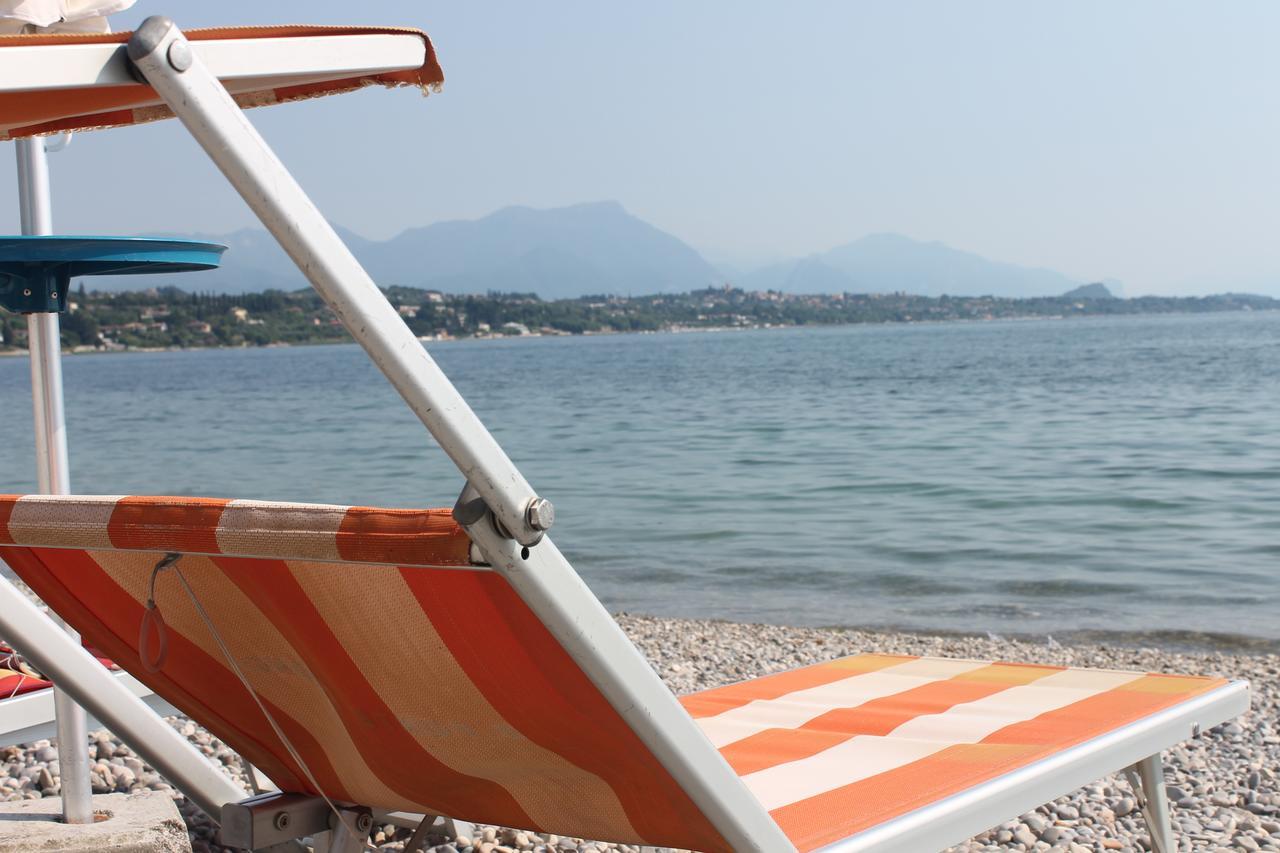 Lake Garda Beach Hostel Padenghe sul Garda Exterior foto