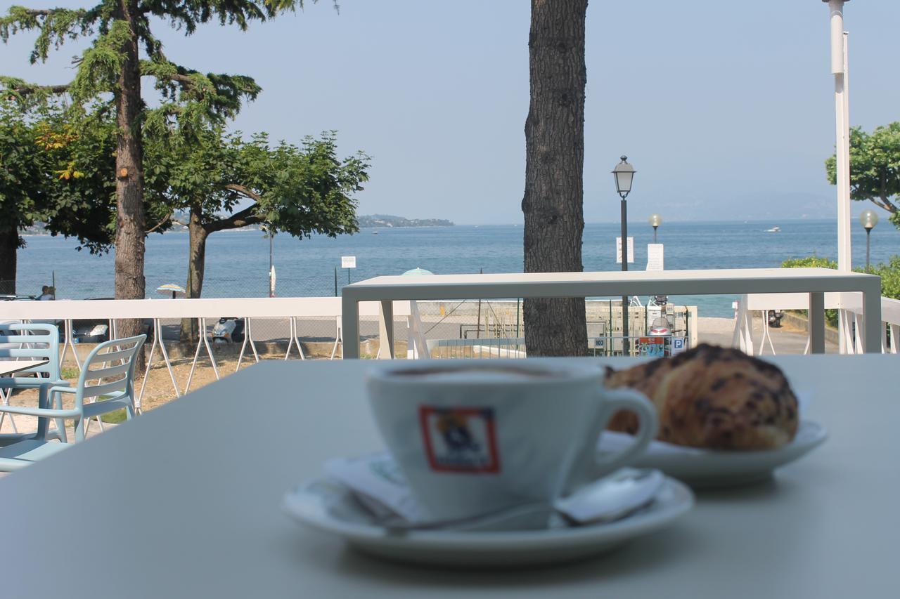 Lake Garda Beach Hostel Padenghe sul Garda Exterior foto