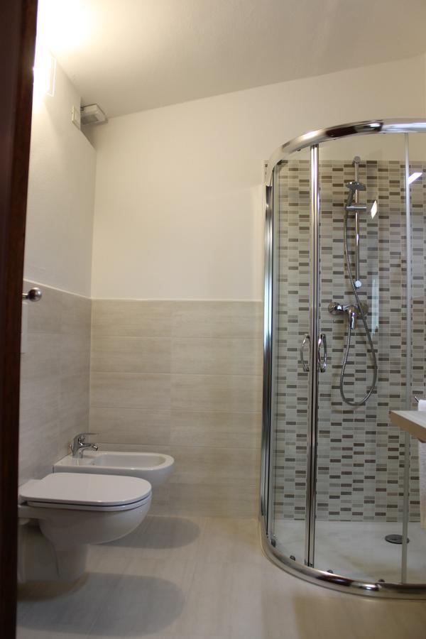 Lake Garda Beach Hostel Padenghe sul Garda Exterior foto