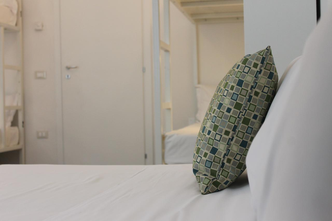 Lake Garda Beach Hostel Padenghe sul Garda Exterior foto