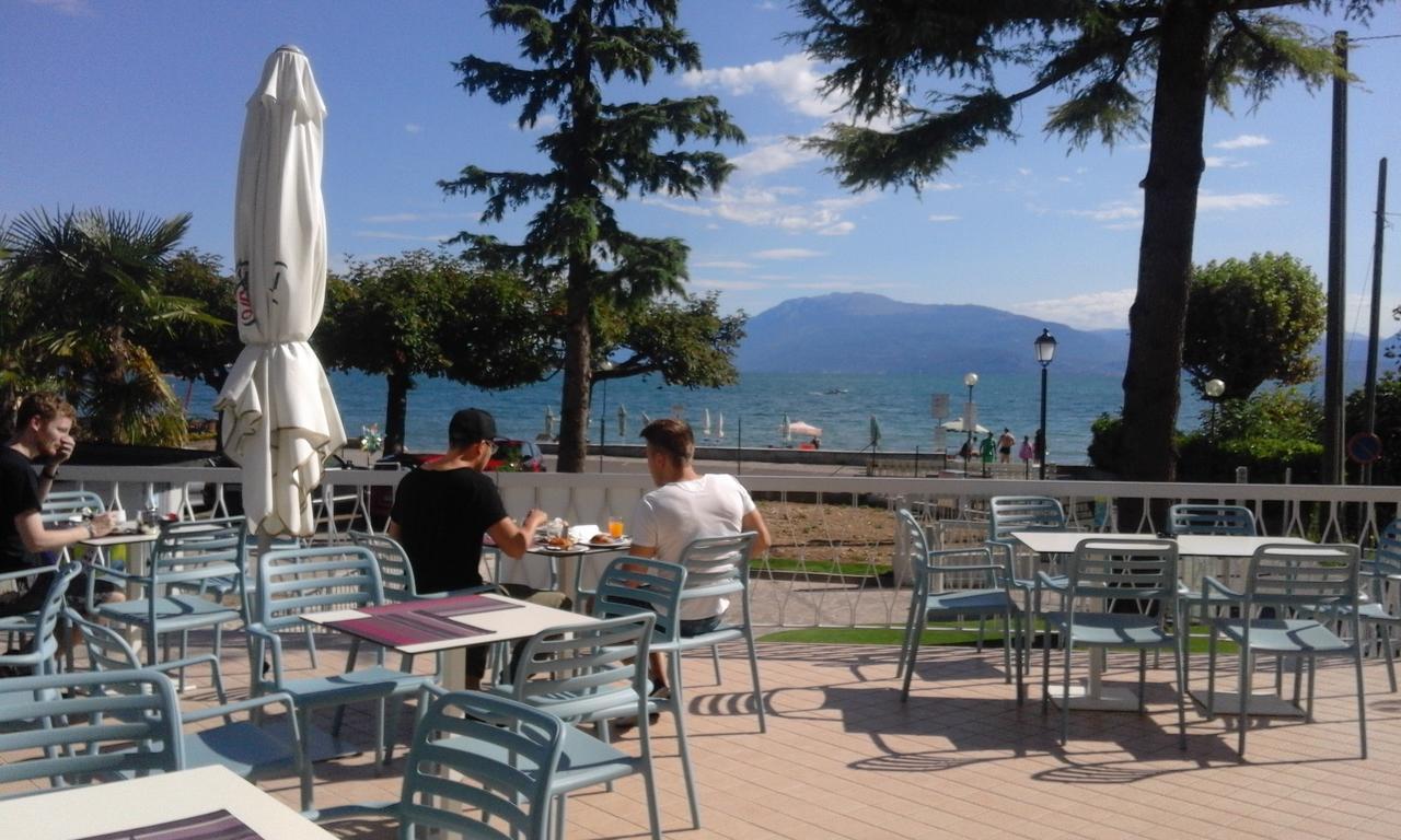 Lake Garda Beach Hostel Padenghe sul Garda Exterior foto